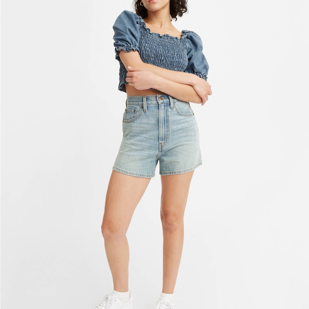 NWT LEVI’S HIGH LOOSE SHORTS